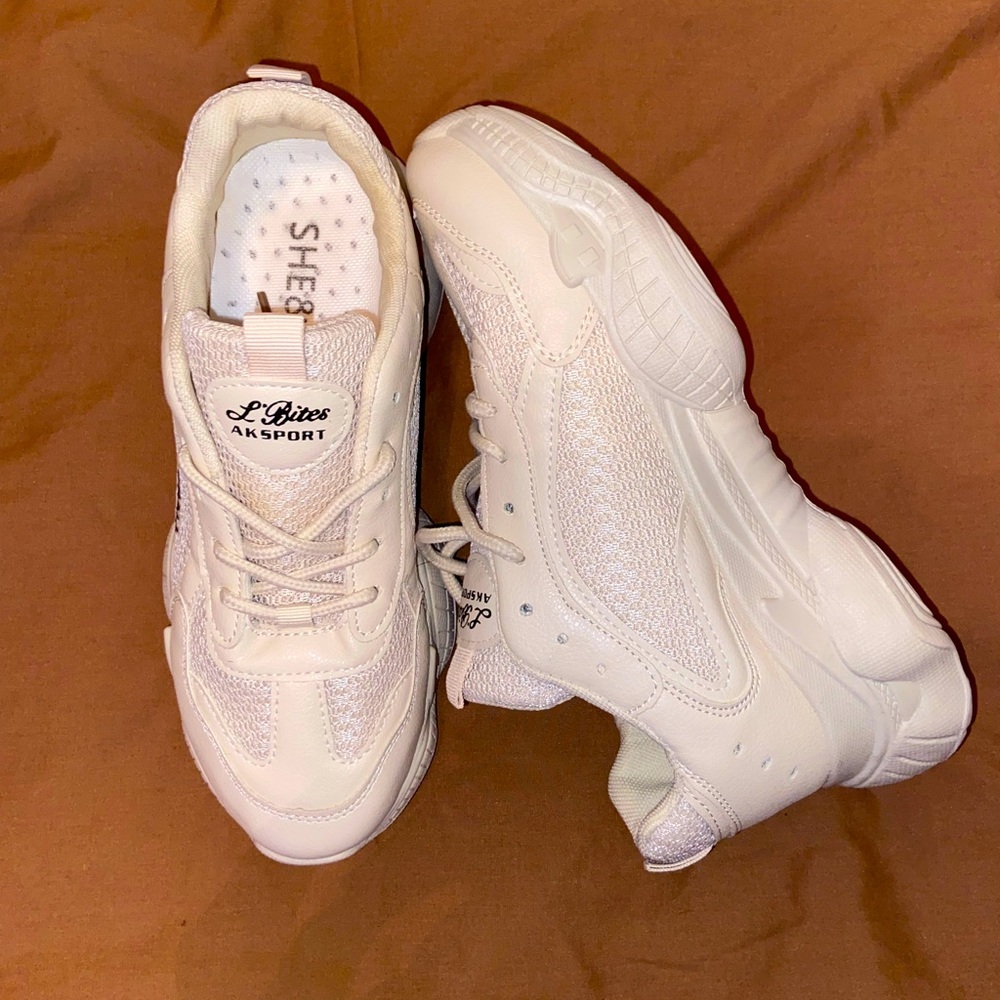 SHEIN Casual Tan Chunky Heal Sneakers 👟